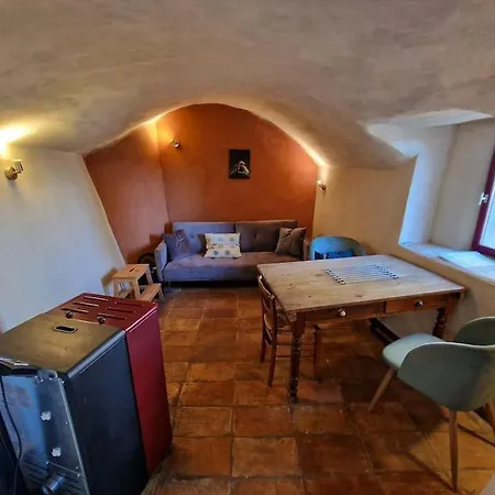 Le Salagou Sauna بيت للعطل